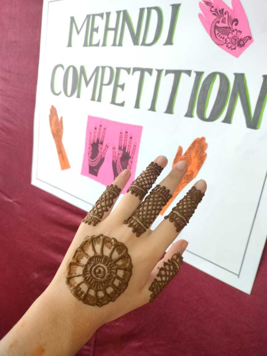 Miss Amruta Patil wins First Prize in Mehandi Competition (Youth Fest 2023)  - SSGMCE BLOG